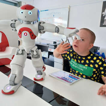 2132 Lampe magique_Robot NAO_3