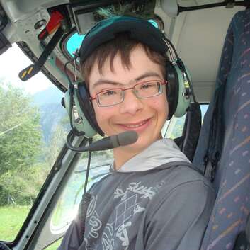 554(F) Stiftung Wunderlampe_Helikopterflug_Mutten_1