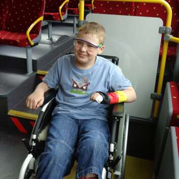 949 Stiftung Wunderlampe_Doppelgelenkbusfabrik_Hool_2